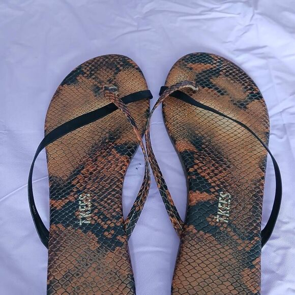 Tkees womens size 7 rust brown and black snake print sandals - Picture 3 of 4